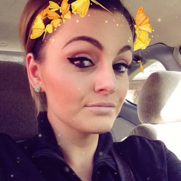 Meet your Posher, Ashley - Picture 1 of 1